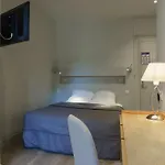Otel Du Theatre 2*