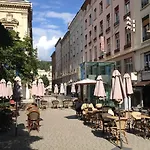 Du Théatre Hotel 2*