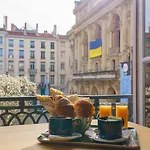 Du Théatre Hotel 2*