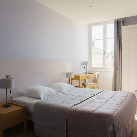 Du Theatre Otel 2*