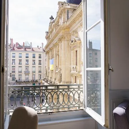Otel Du Theatre 2*