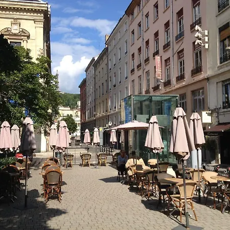 Du Theatre Hotel 2*