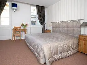 Otel Du Theatre 2*