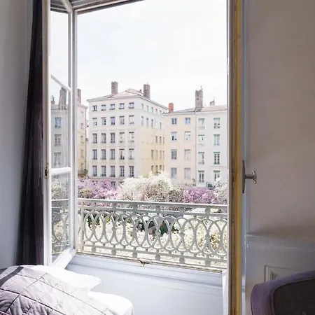 Du Theatre Hotel