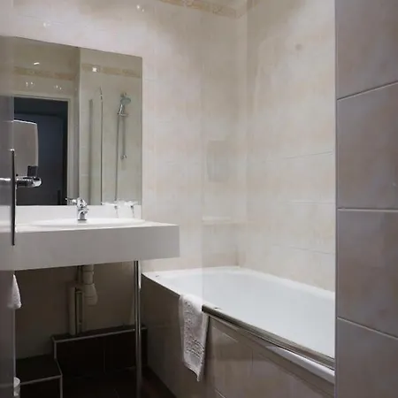 Hotel Du Théatre 2*