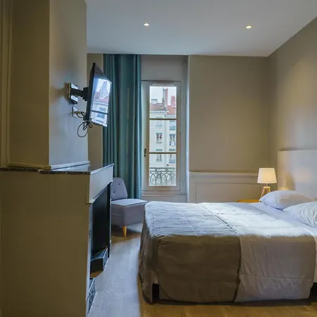 Du Théatre Hotel Lione