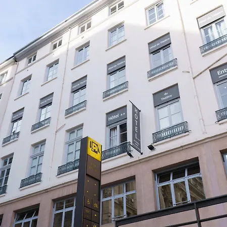 Du Théatre Hotel 2*