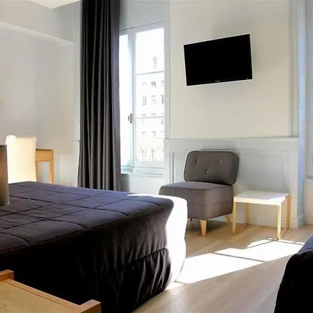 Du Théatre 2* Lione