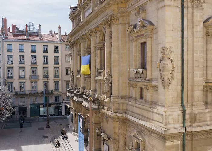 Du Théatre Hotel 2*