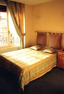 Du Théatre Hotel 2*